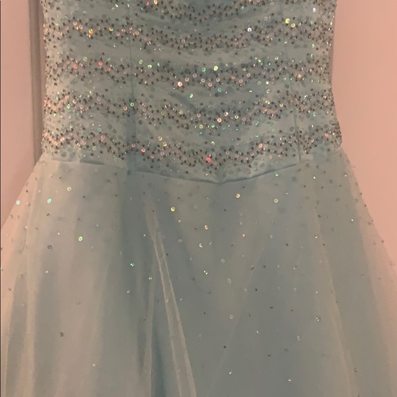 Alfred Angelo gown - Picture 3 of 8